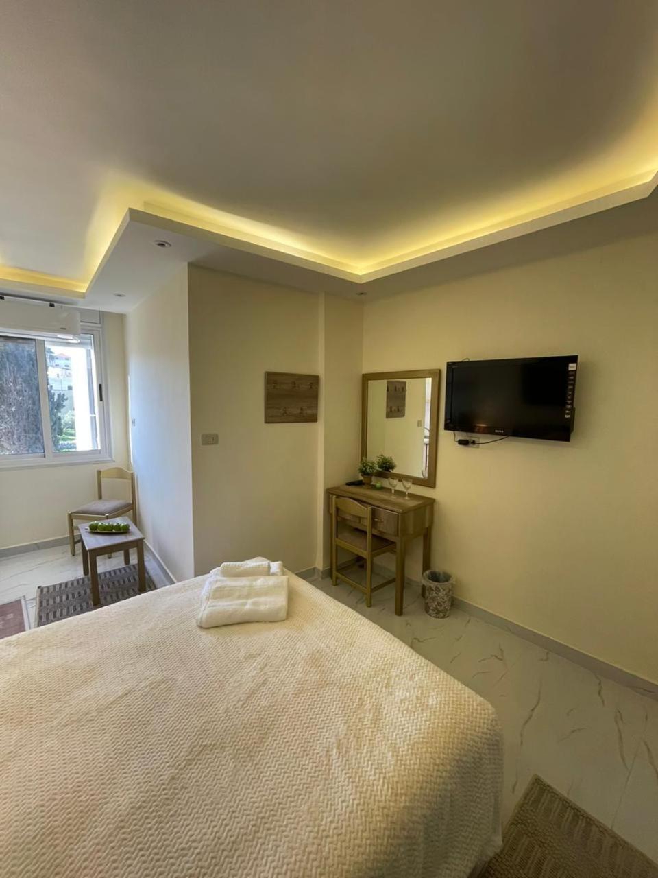 Classy Hostel Madaba Extérieur photo