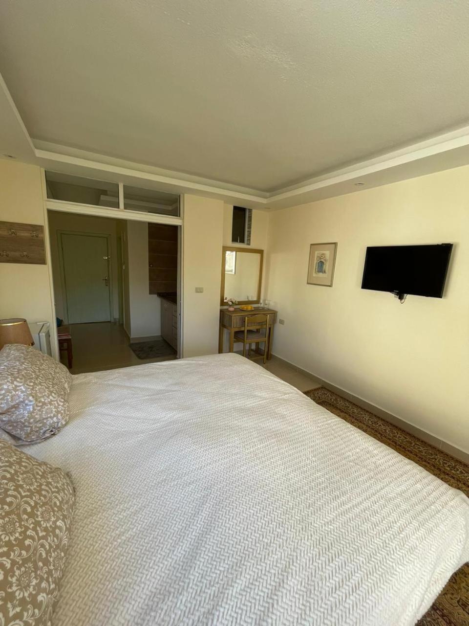 Classy Hostel Madaba Extérieur photo